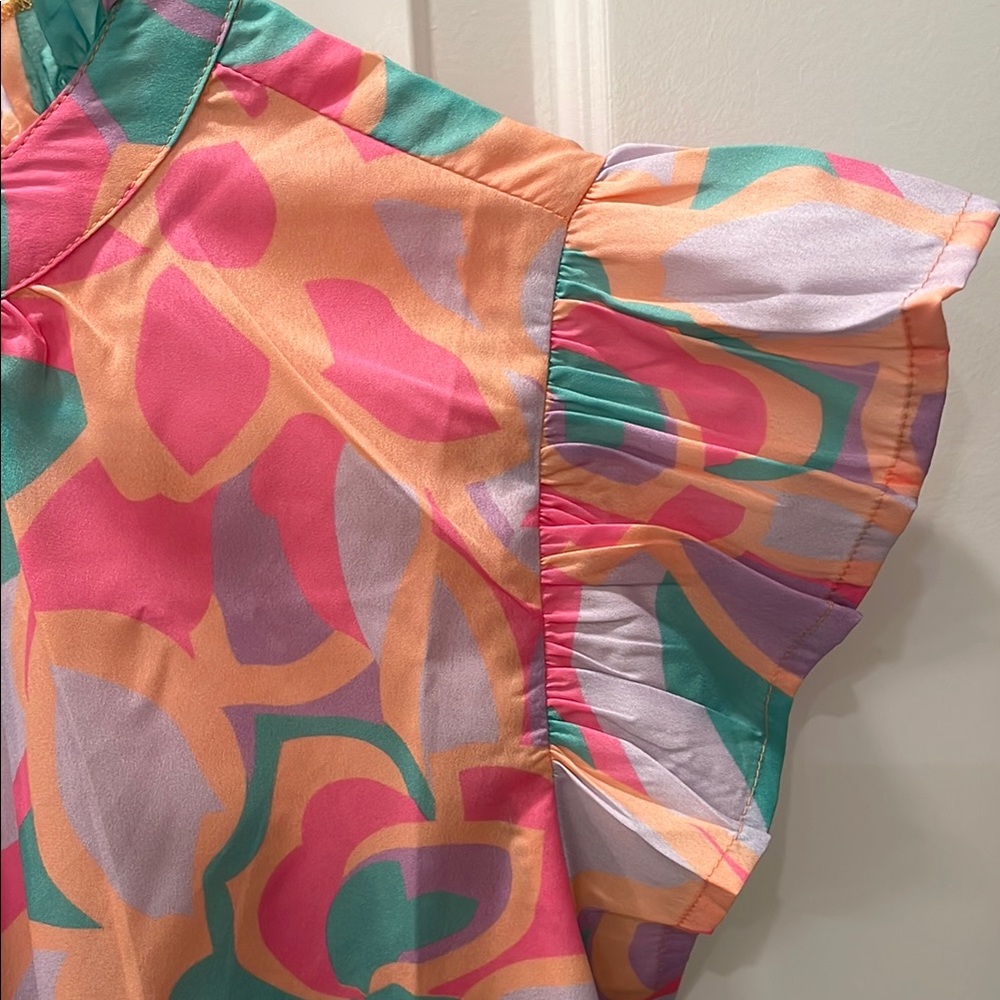 THML NWOT Floral Ruffle Sleeve Blouse - Picture 2 of 6